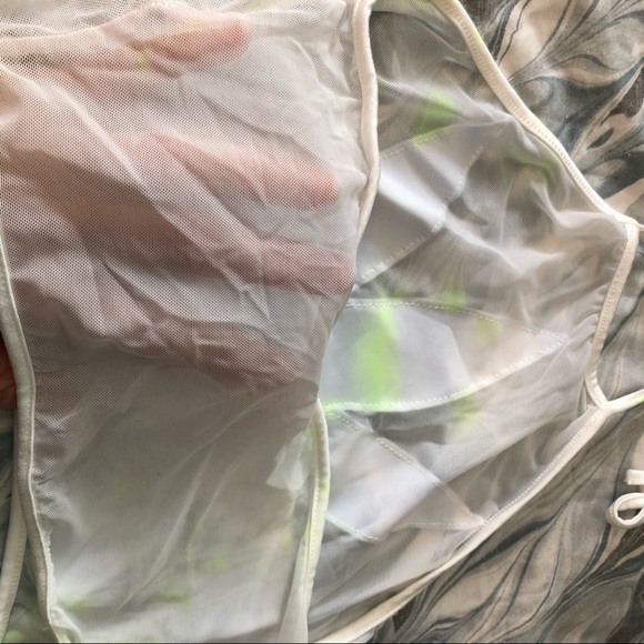 Mesh tie dye halter with leaf appliqué - Picture 4 of 6